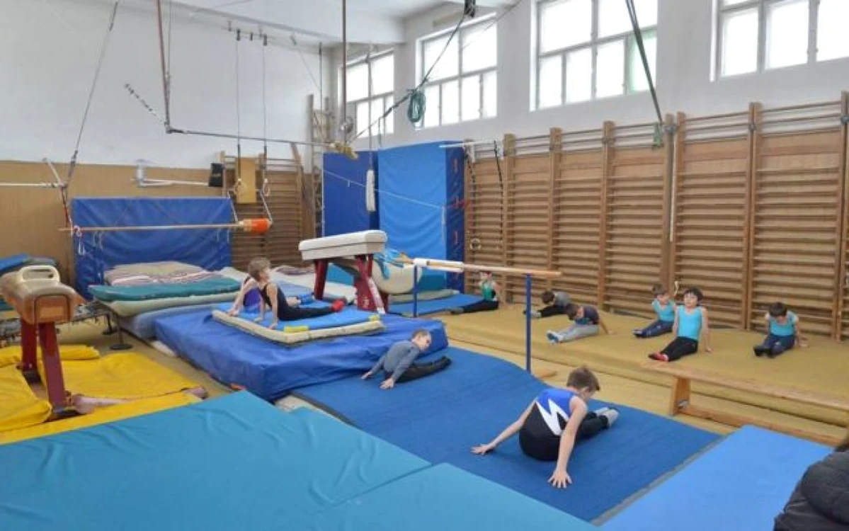 снос спортзала